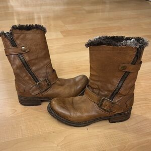 Clarks Tan/Brown Leather Mid-Calf Boots